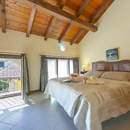 Historic Casa Baroni Near Orta - Happy